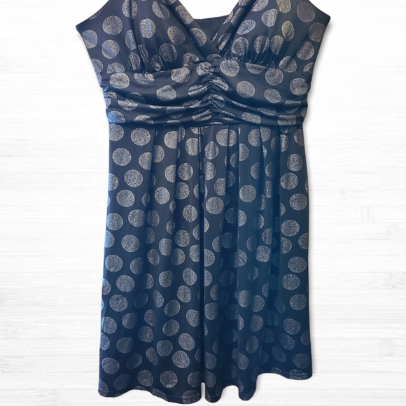 Black & Grey Metalic Polka-dot Plus Size Dress - Picture 3 of 13